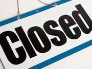 Picture of closed sign.