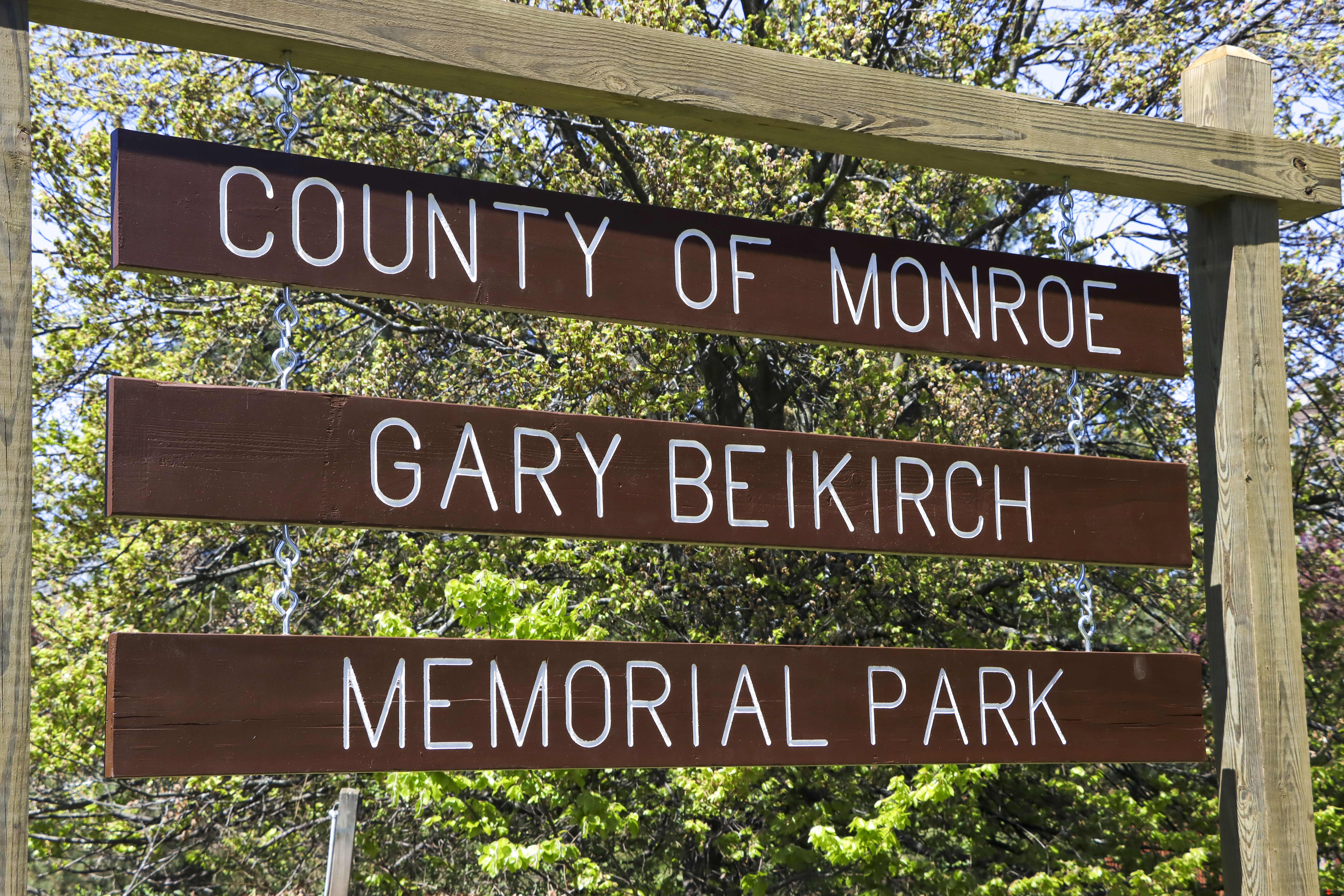 The entrance sign to Beikirch park